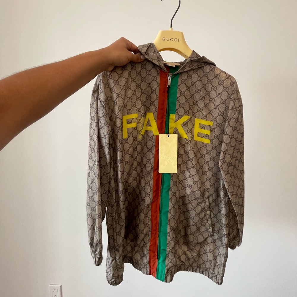 GUCCI - Picture 2 of 4